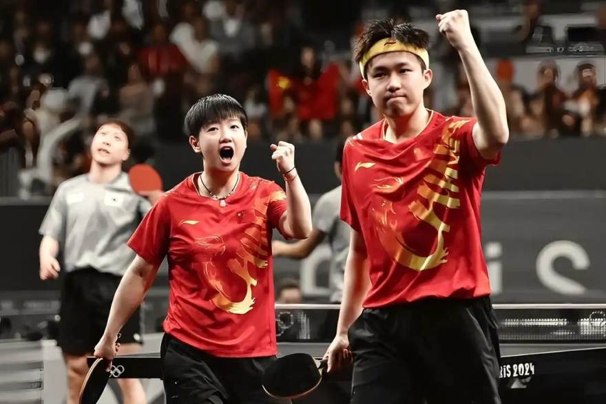 天下足球网 欧洲主流联赛战术潮流盘点：三中卫回潮与边后卫内收的攻防博弈